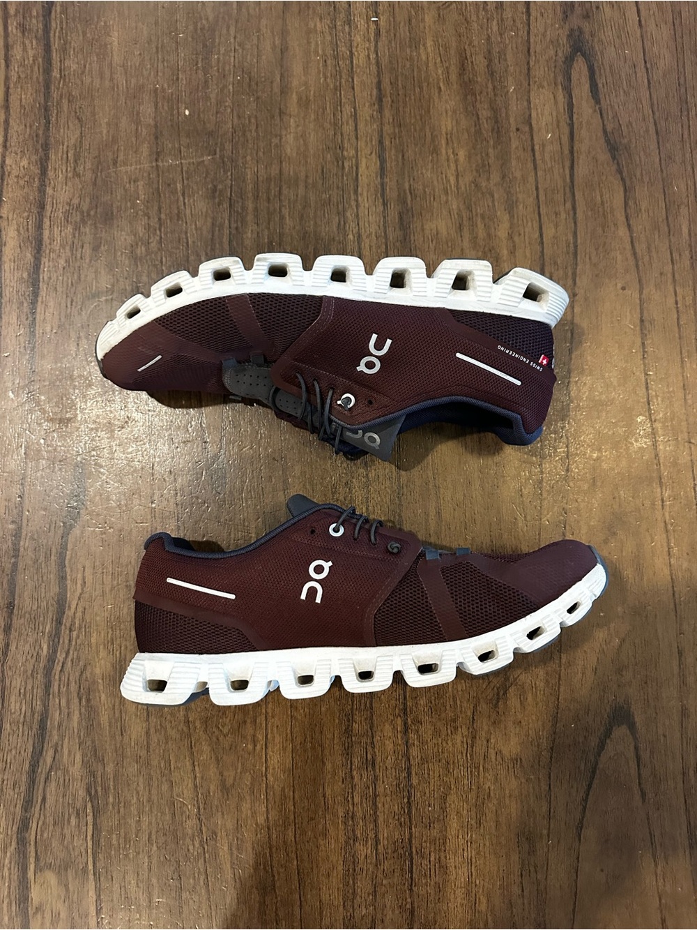 On Running Men’s 11.5 Burgundy Cloud Running Shoes Sneakers EU 46